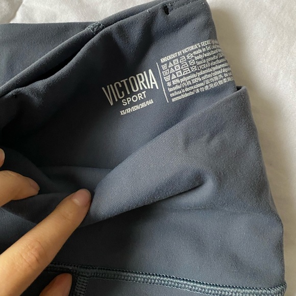 Greyish mesh leggings from Victoria Secret SPORT - Picture 3 of 4